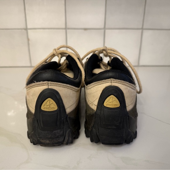 Vintage Nike ACG Women’s Hiking Shoes Size 8 - Picture 3 of 6